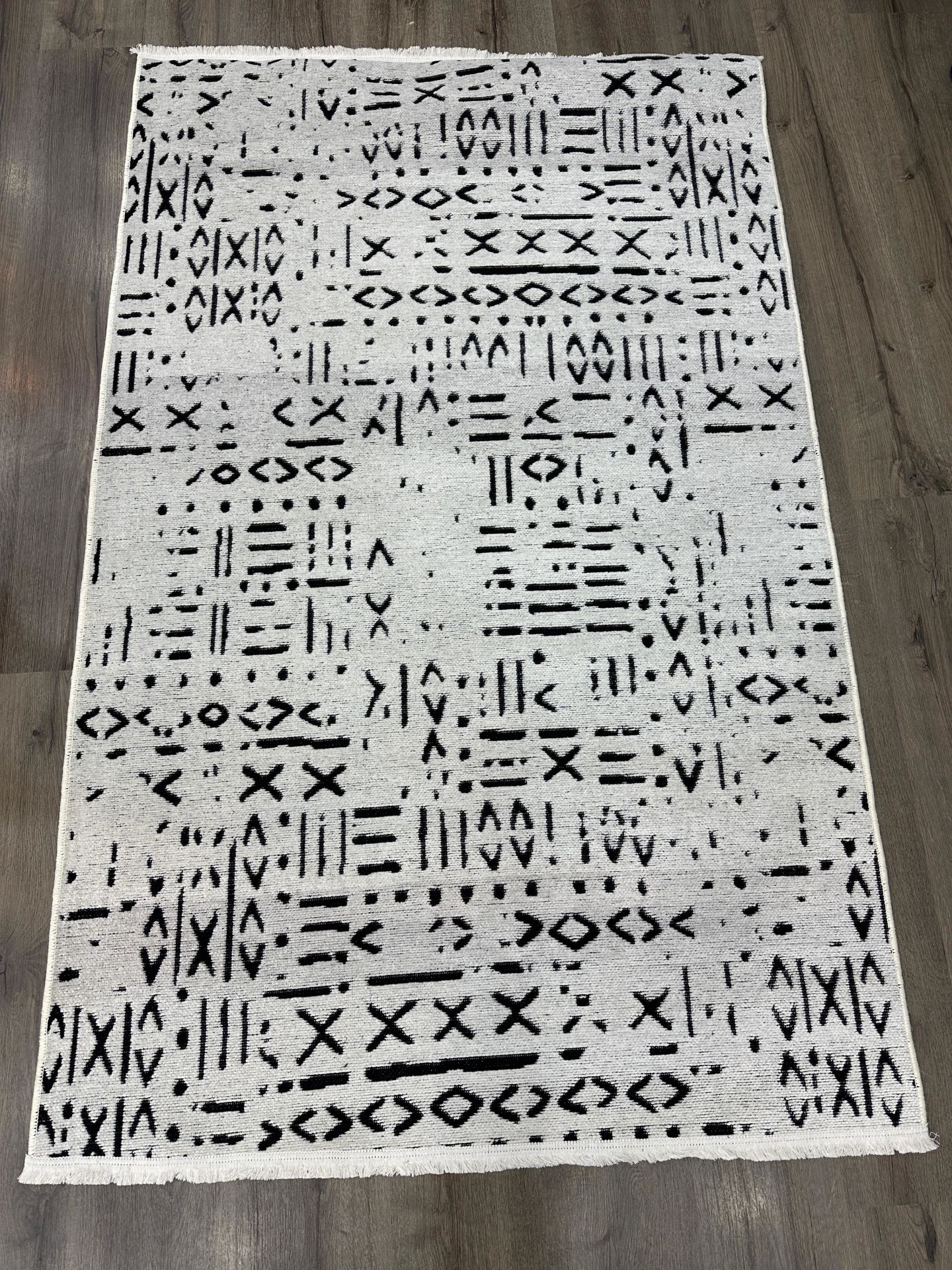 TP01 WHITE Dekoratif Kilim Çamaşır Makinasında Yıkanabilir