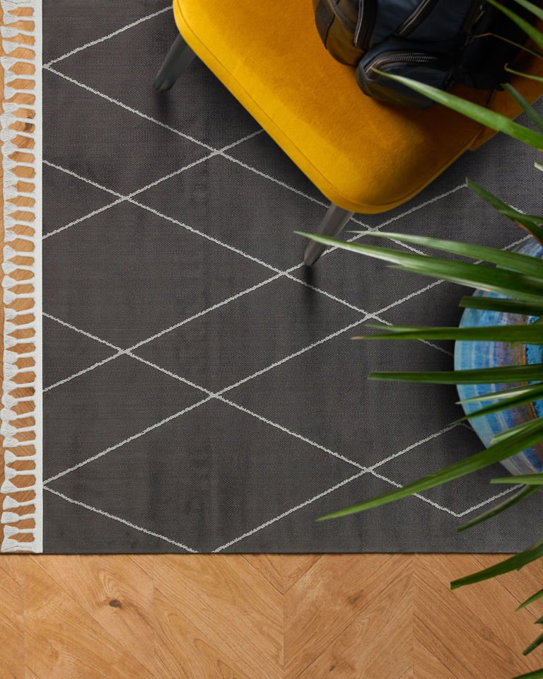 URBAN URB 02 BLACK GREY Etnik Desenlere Sahip Hav Toz Vermez Yumuşak Dokulu Modern Halı