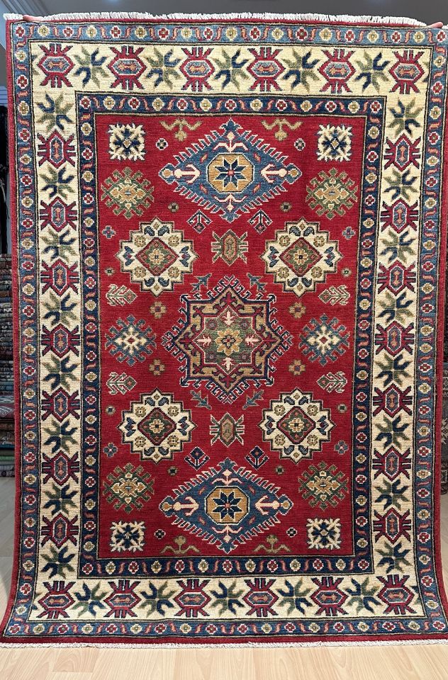 SULTANİ HALI 279 Usak Desenli Yüksek Kalite Kök Boya Salon Halısı
