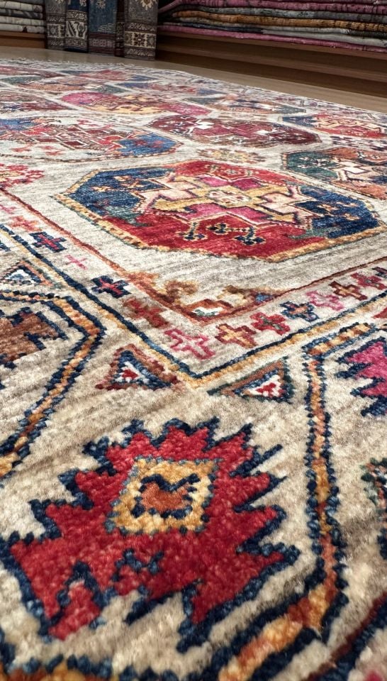 SULTANİ HALI 423 Usak Desenli Yüksek Kalite Kök Boya Salon Halısı
