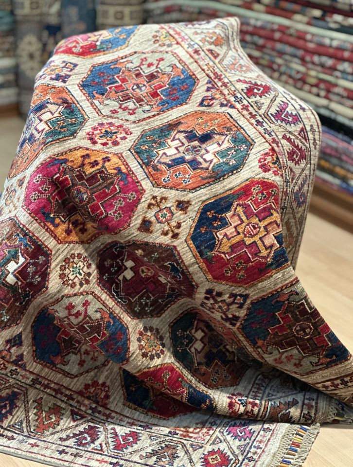 SULTANİ HALI 423 Usak Desenli Yüksek Kalite Kök Boya Salon Halısı